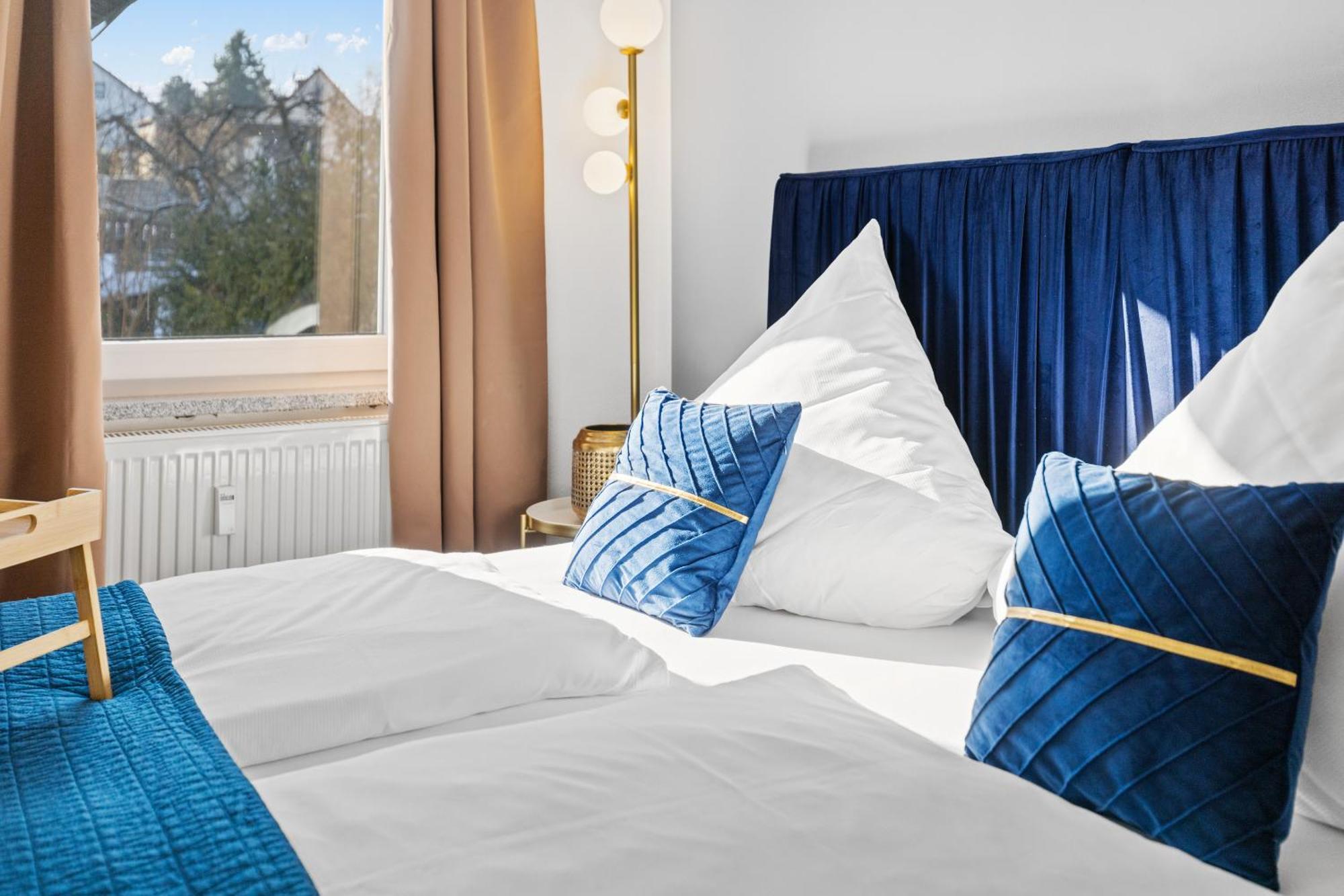 Goldcream Suites - Modern - Netflix - Free Parking Gunzburg Bagian luar foto