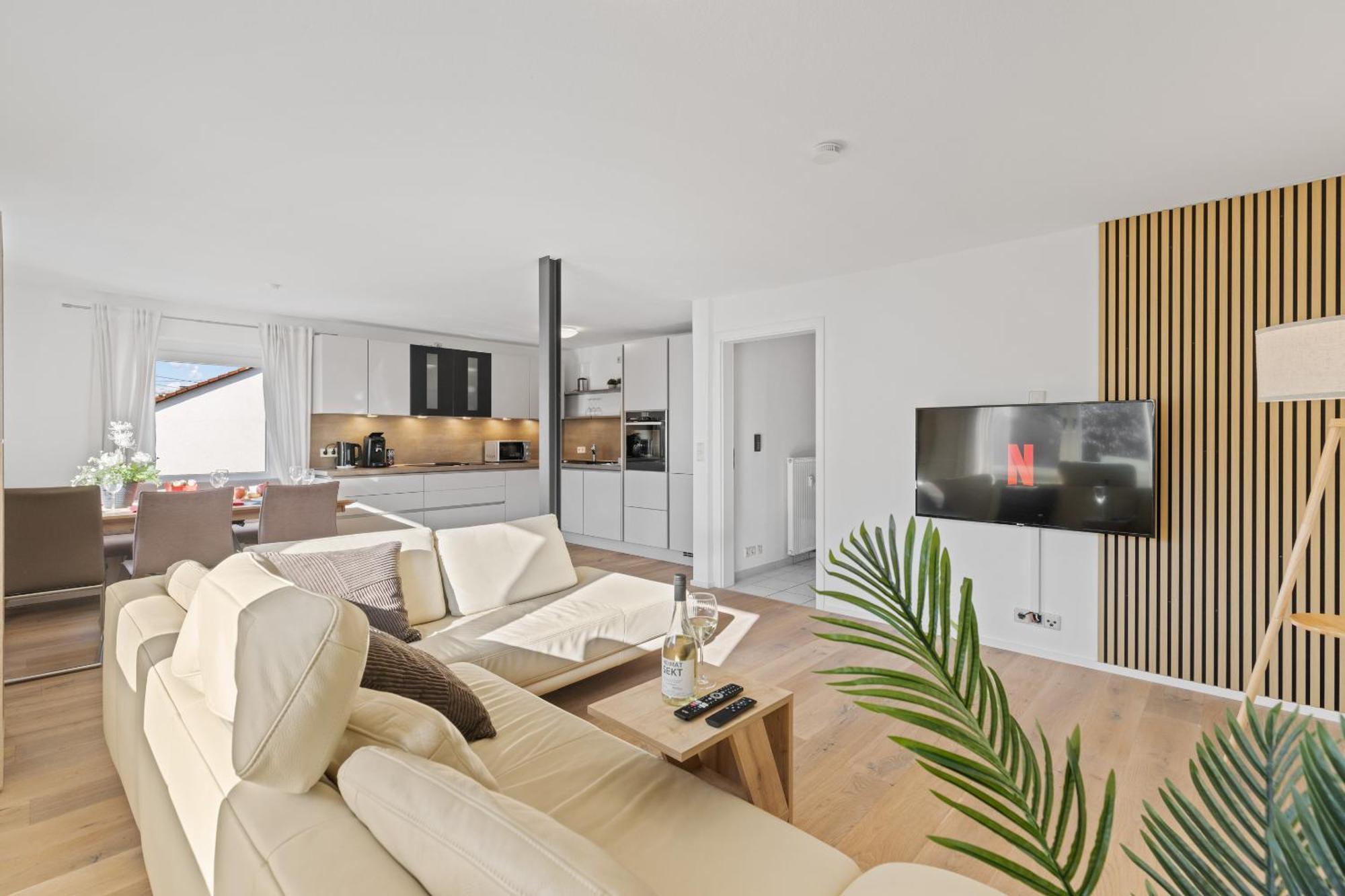 Goldcream Suites - Modern - Netflix - Free Parking Gunzburg Bagian luar foto