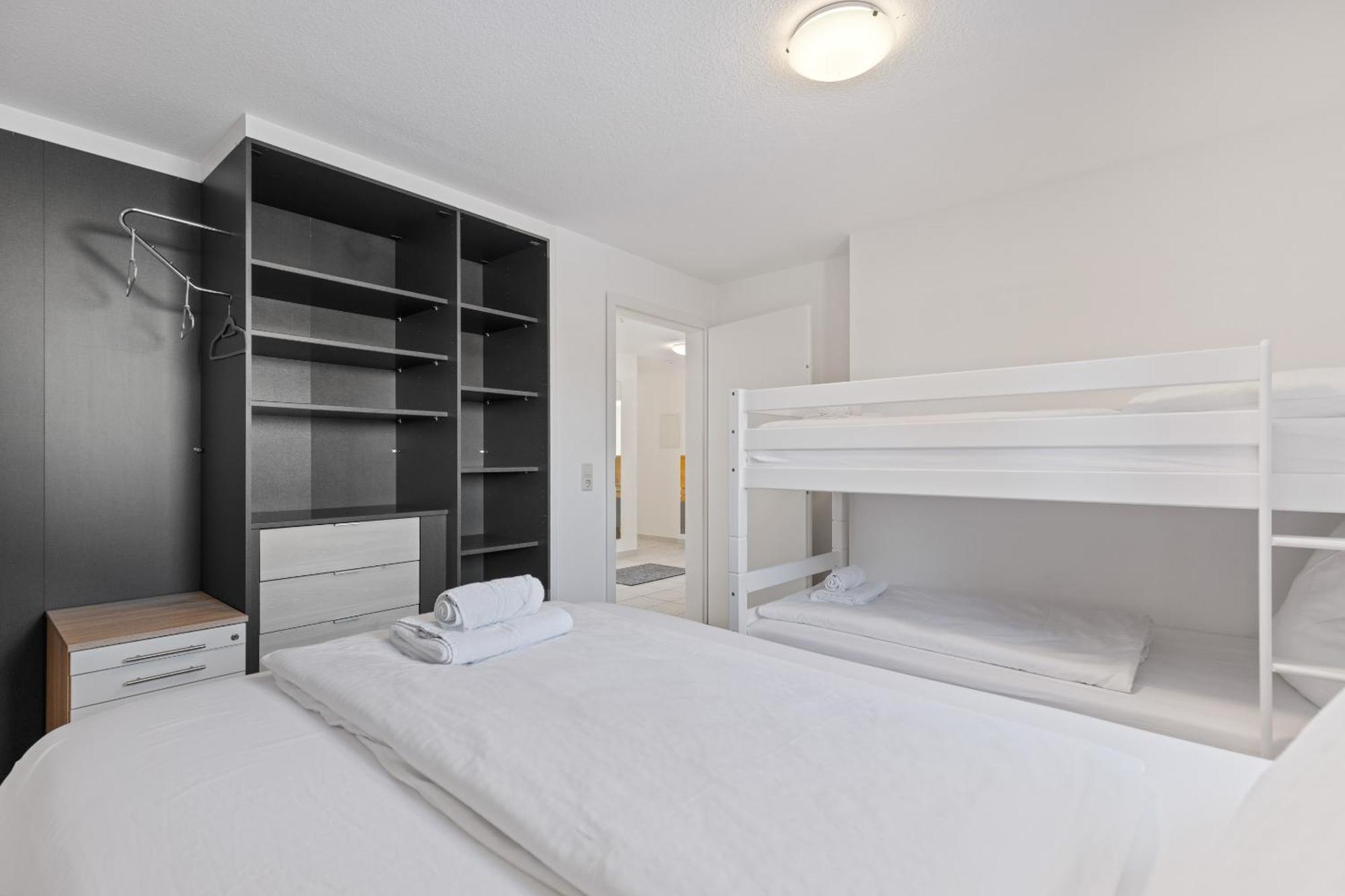 Goldcream Suites - Modern - Netflix - Free Parking Gunzburg Bagian luar foto